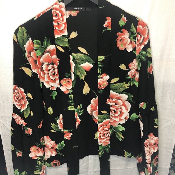 (NEW) GUESS floral blouse with tie front detail - Picture 2 of 3